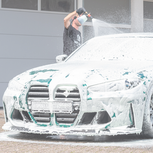 Hoe gebruik je een pre-wash zoals Super Snow Foam